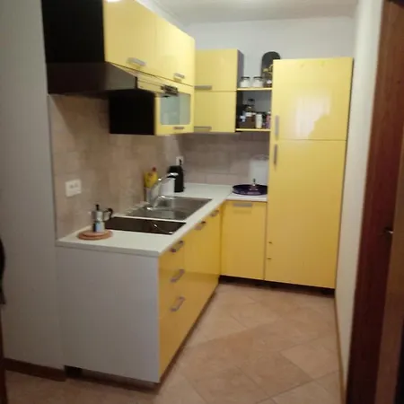 V Klancu Dekani
