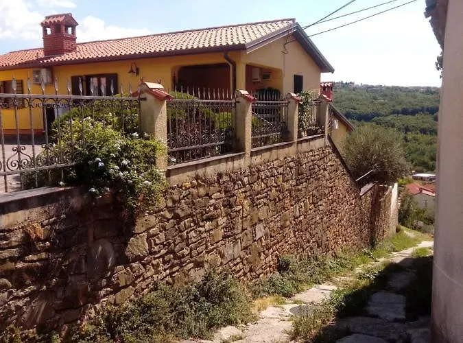 V Klancu Appartamento Dekani